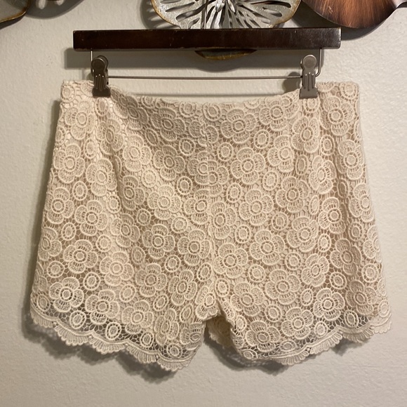 BANANA REPUBLIC Cream short Size 10P - Picture 4 of 5